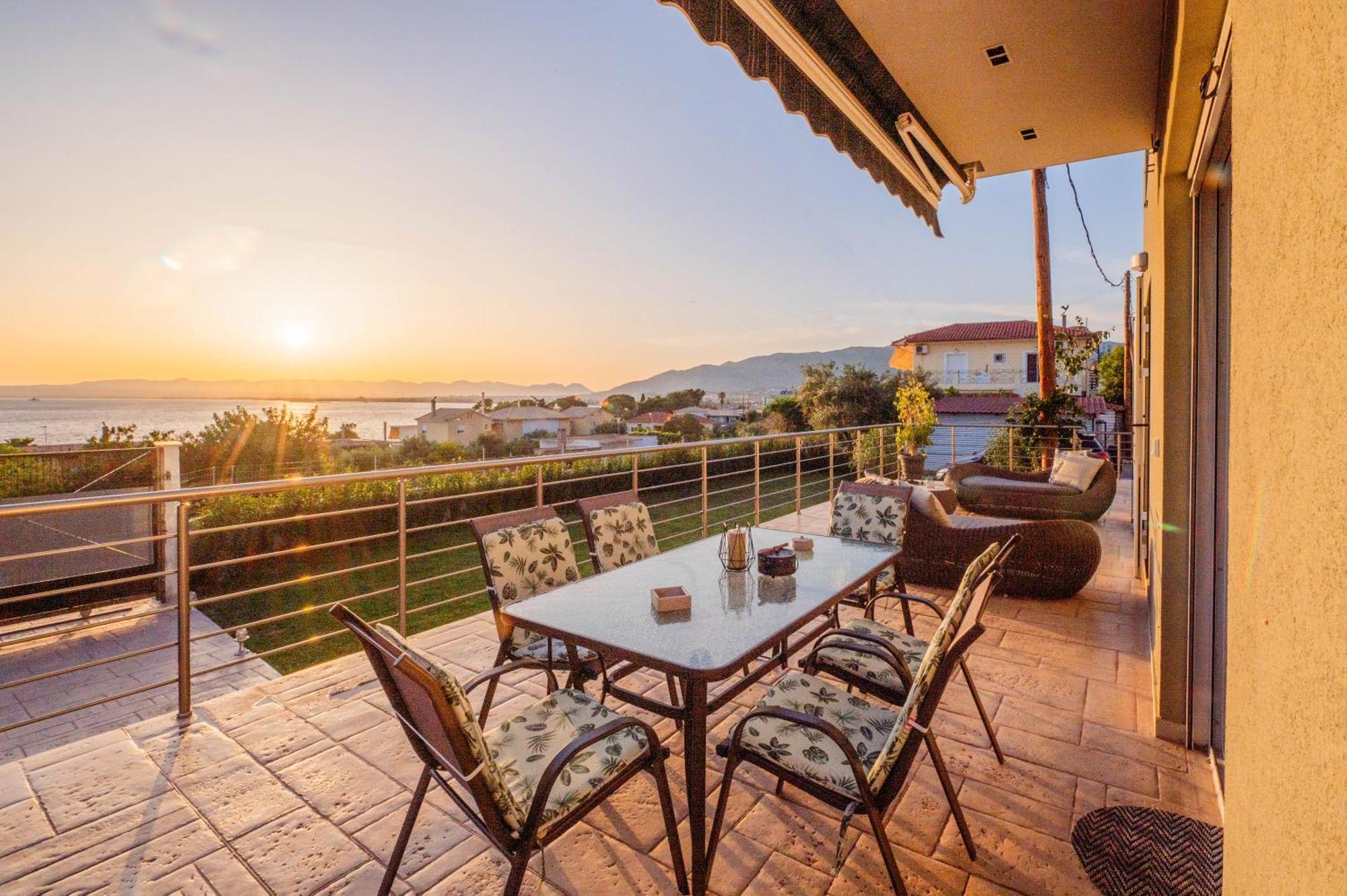 Вилла Thea Seaview Luxury Living Каламата Экстерьер фото