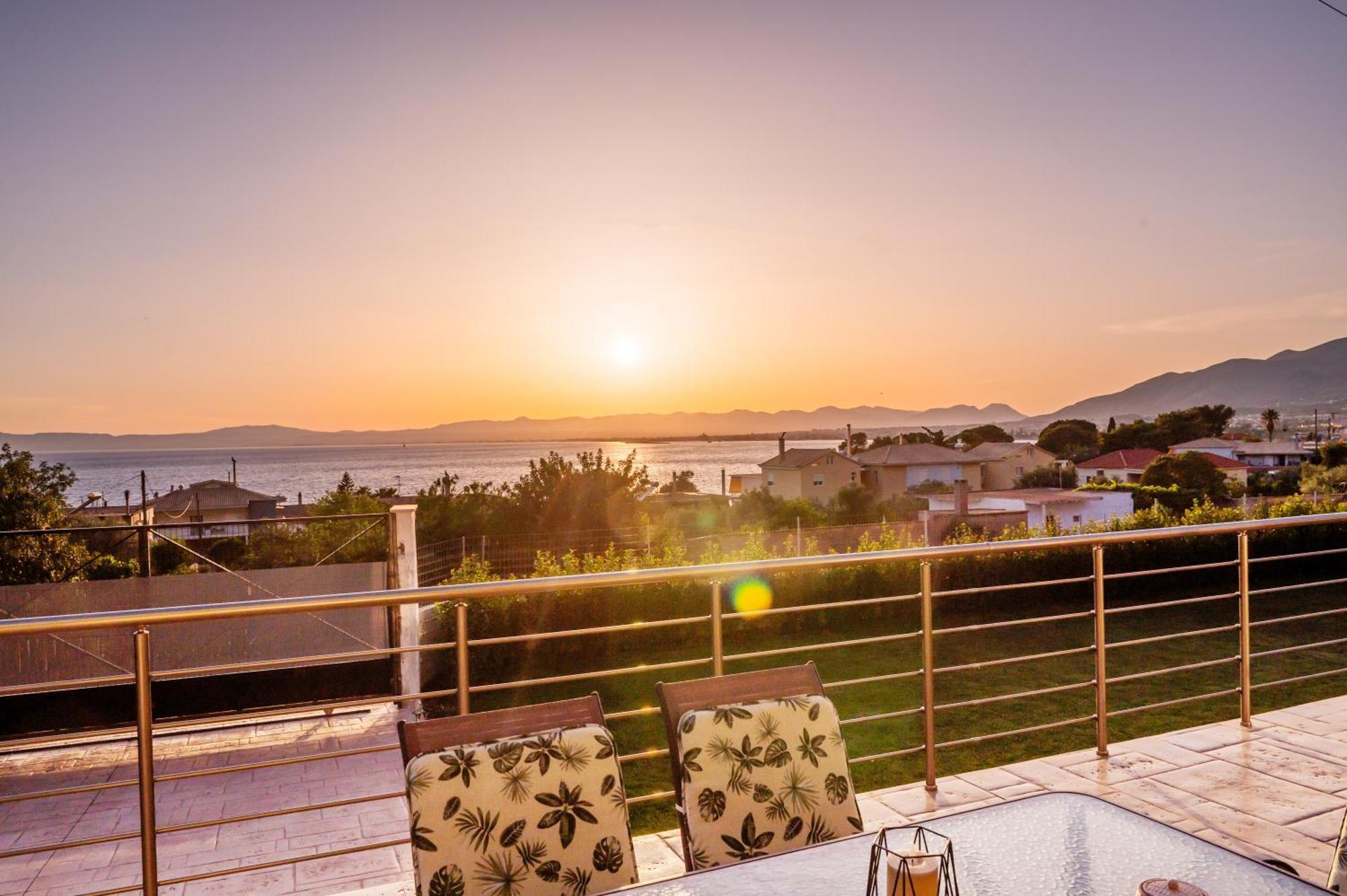 Вилла Thea Seaview Luxury Living Каламата Экстерьер фото