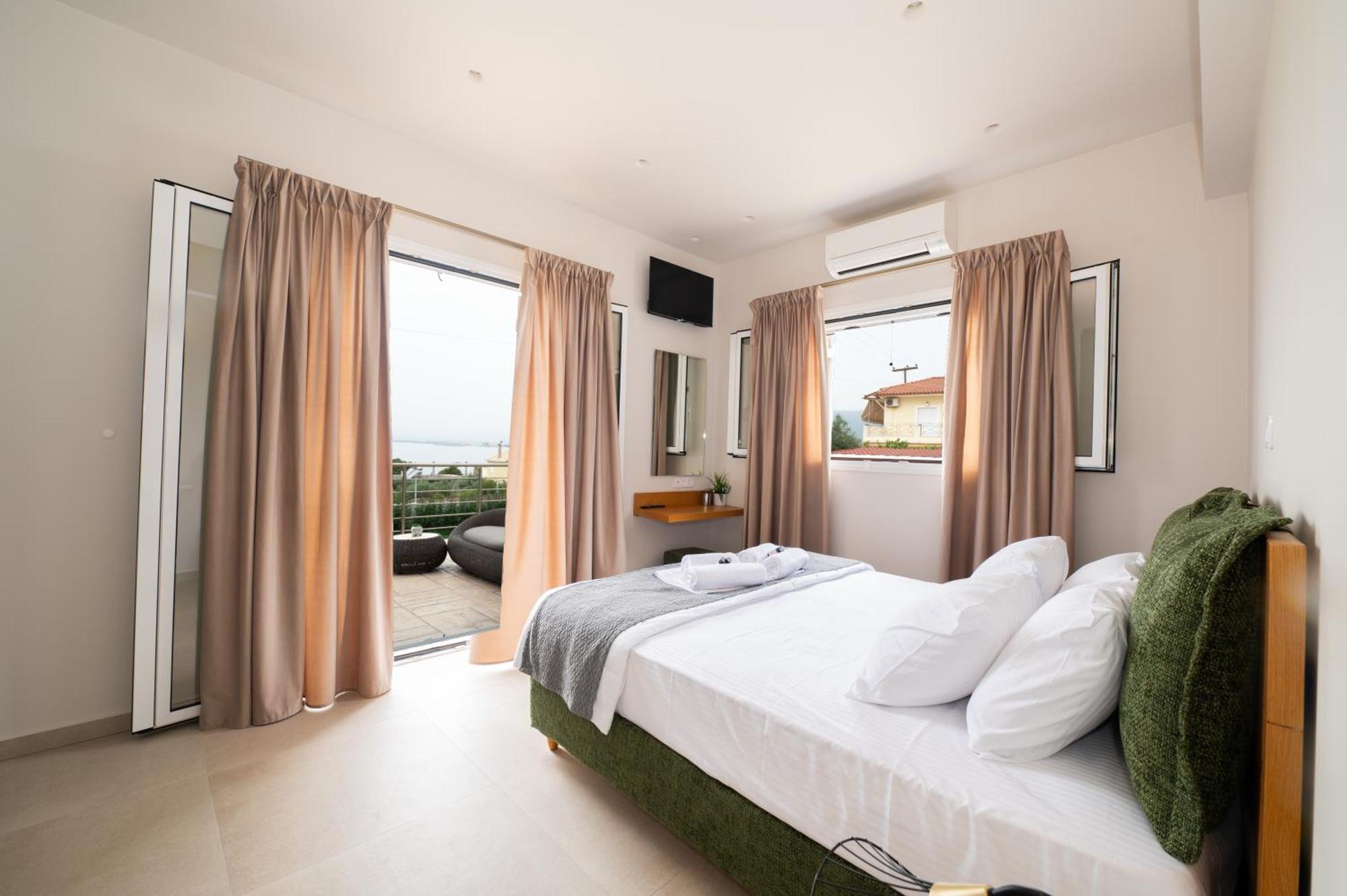 Вилла Thea Seaview Luxury Living Каламата Экстерьер фото