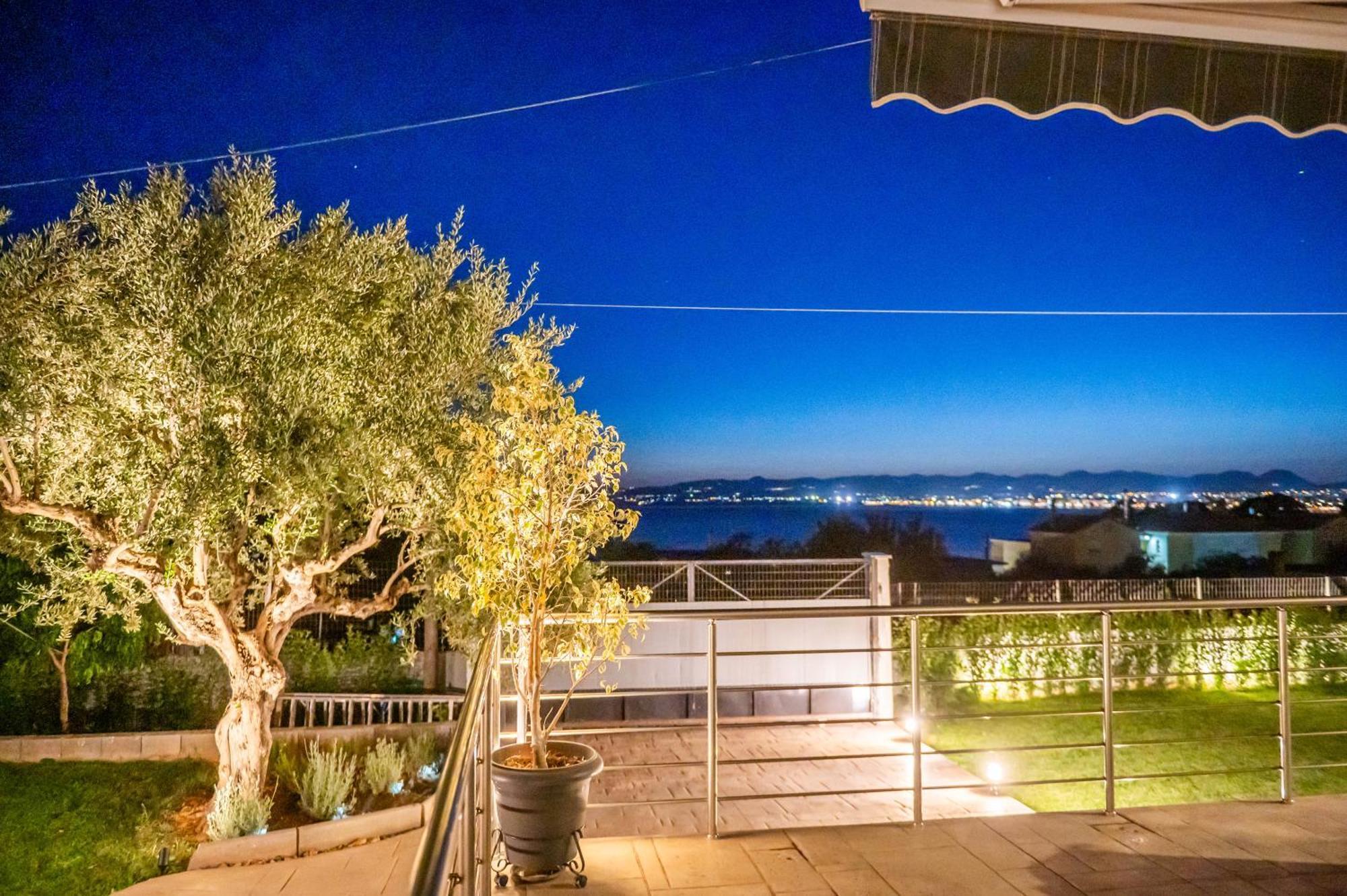 Вилла Thea Seaview Luxury Living Каламата Экстерьер фото