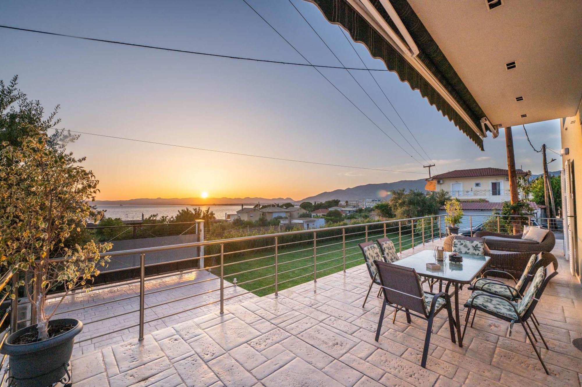 Вилла Thea Seaview Luxury Living Каламата Экстерьер фото